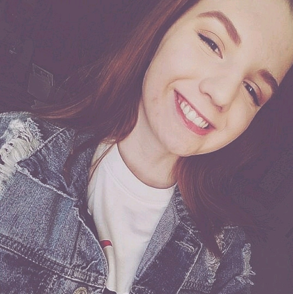 Meet your Posher, Alexis